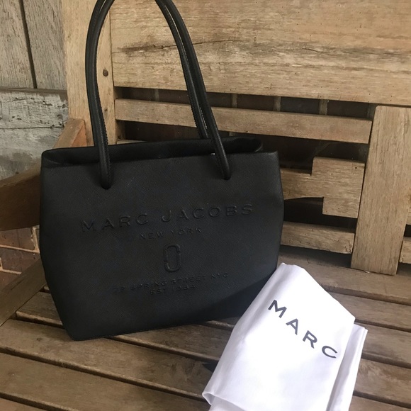 marc jacobs mini leather logo shopper tote
